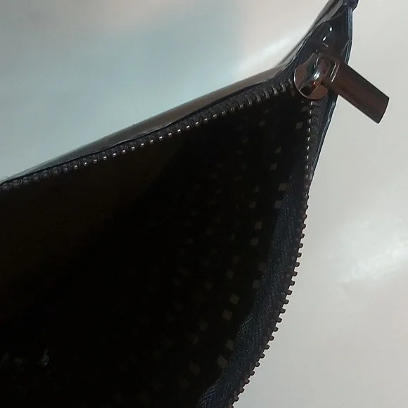 🦋 3/$30 Filorga plastic monogram case - Picture 3 of 4